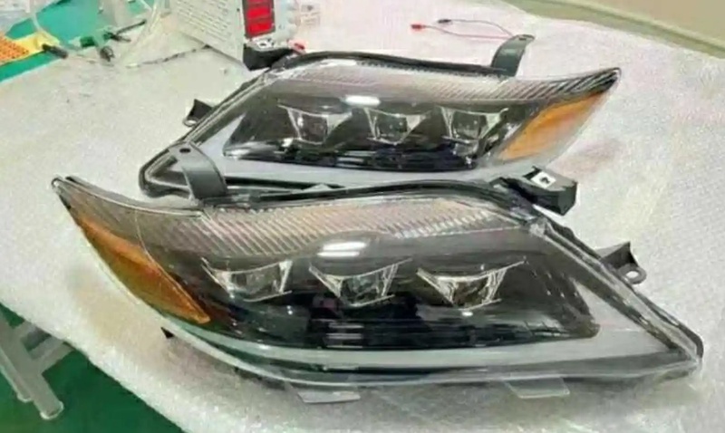 Передние фары 3-лупа от Toyota Camry 2